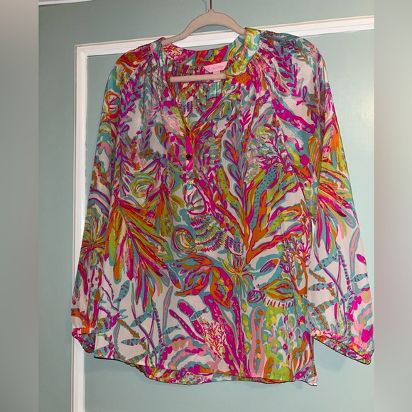 Lilly Pulitzer Elsa Silk Top Scuba to Cuba - Picture 5 of 5